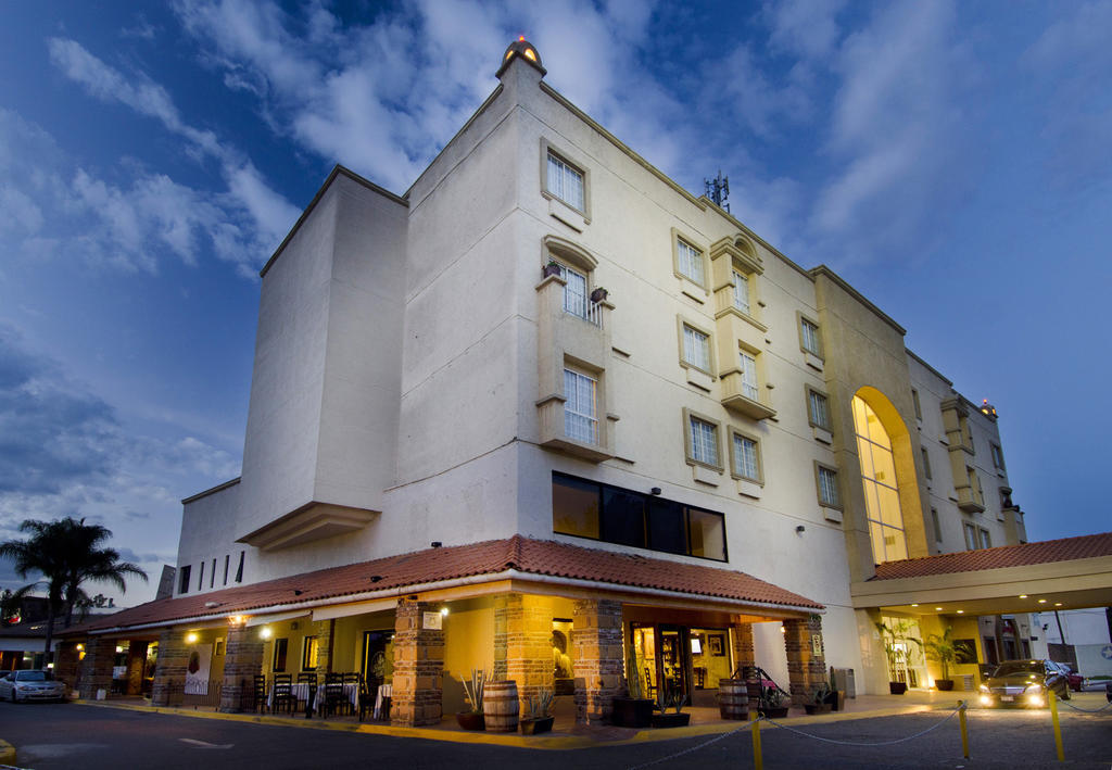 Hotel Suites Mexico Plaza Leon Campestre Exterior photo